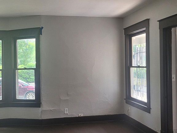 2nd image of 754 Euclid Ave