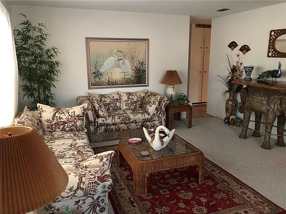 4th image of 601 Pine Grove Ct