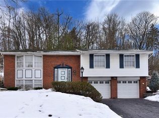 207 Ennerdale Ln, Pittsburgh, PA