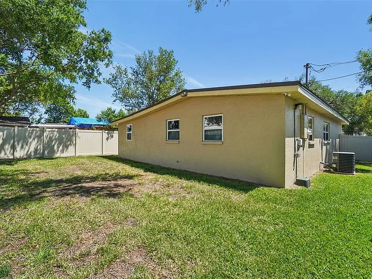 3123 W La Salle St — Photo 38