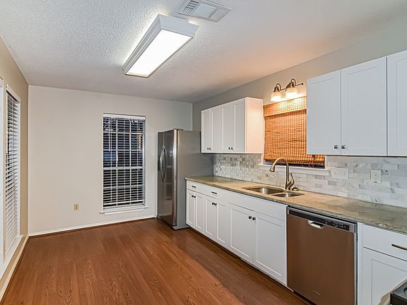 5th image of 3222 Gatsby Ln