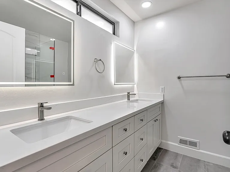 1680 Chestnut St — Photo 26
