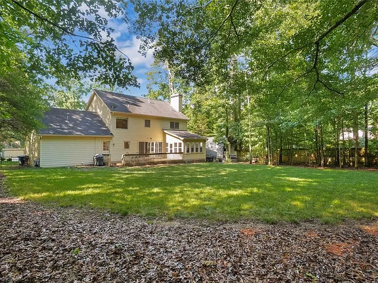 295 Oakmere Dr — Photo 29