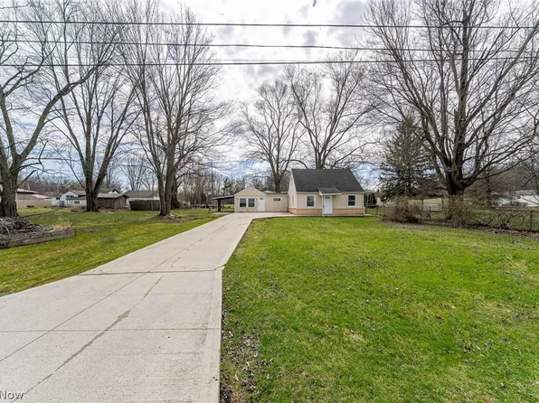 36094 Home Crest Dr, North Ridgeville, OH 44039