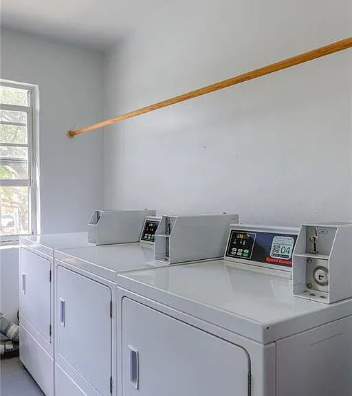 72 7th St S #306 — Photo 30