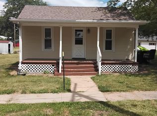 410 N Maple St, Maroa, IL 61756