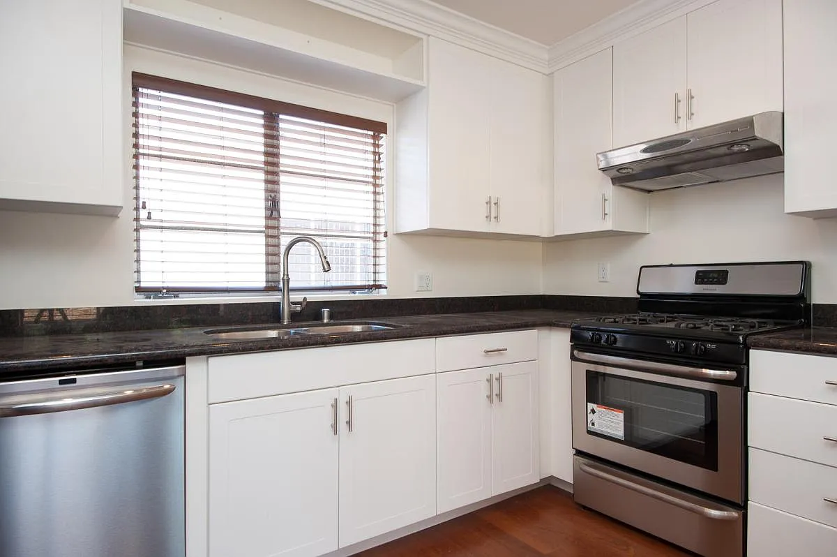 2 bed, 800 sqft, $4,195 — Photo 4