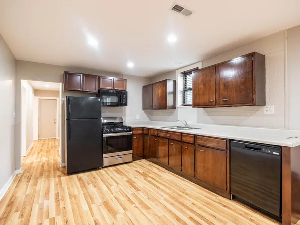 1037 W Polk St, Chicago, IL 60607