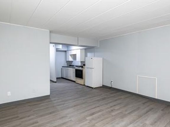 3rd image of 333 Superior Ave APT 7