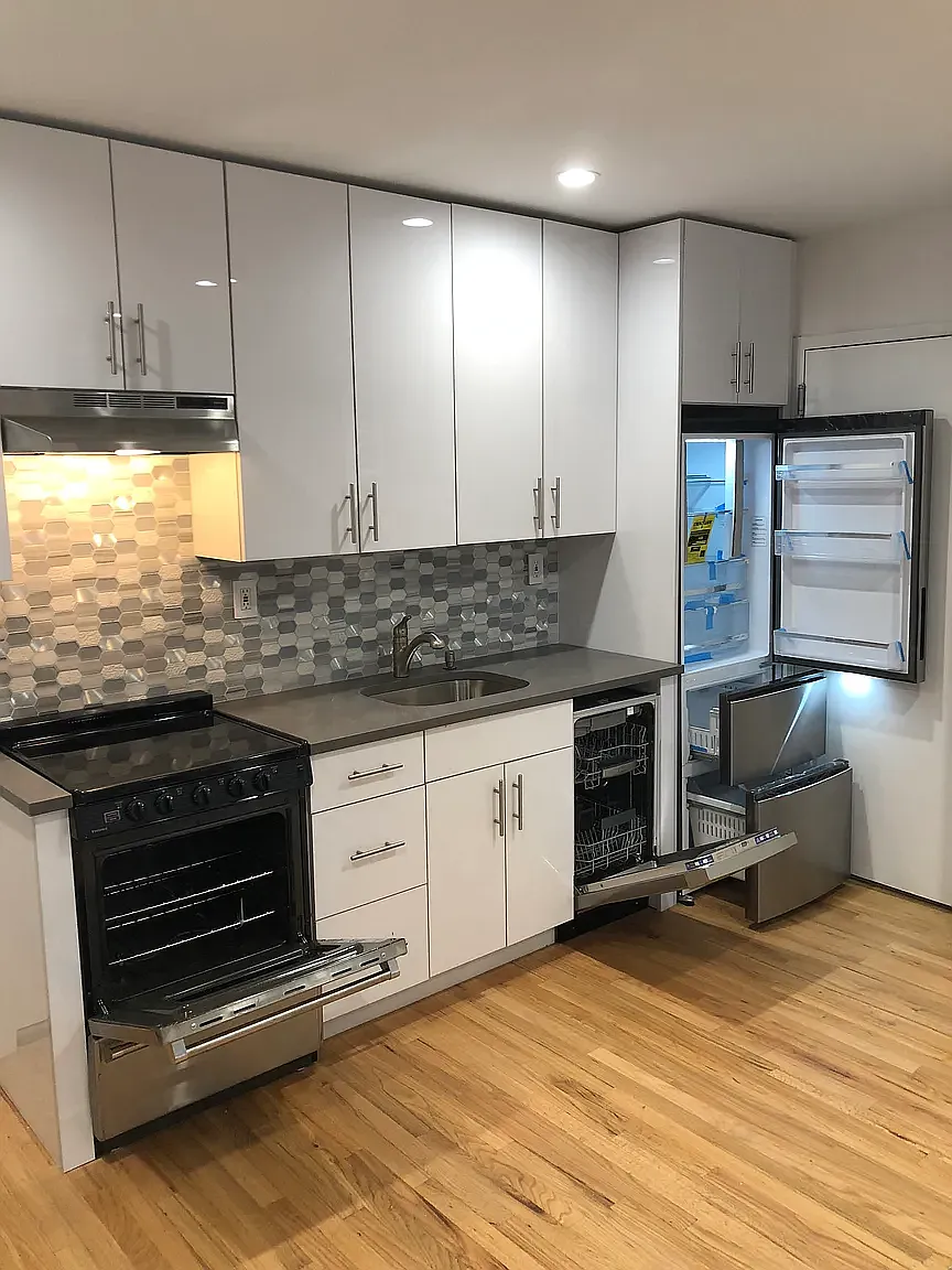 11 Charles Street — Photo 3