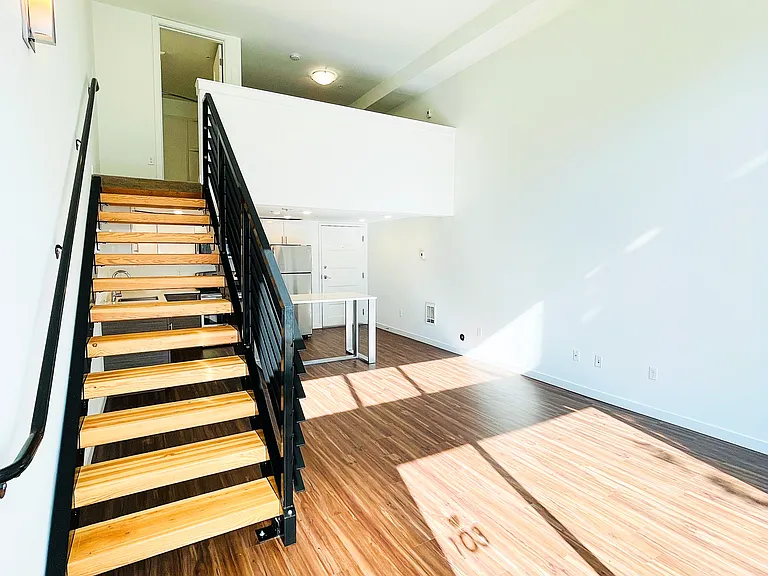 Queen Anne Flats — Photo 28