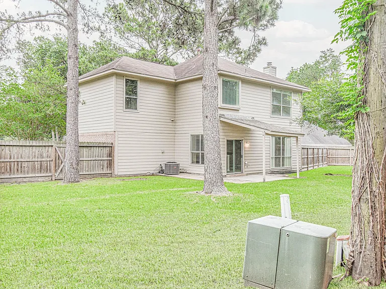 9523 Tallow Tree Dr — Photo 24