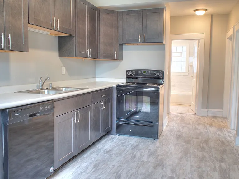 2865 N Frederick Ave — Photo 9