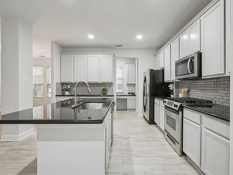 90 Panterra Way — Photo 11