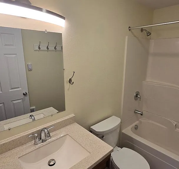 Whitman Park Apartments — Photo 22