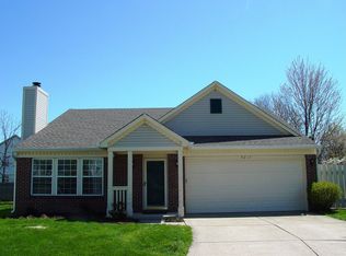 9217 Crossing Dr, Fishers, IN