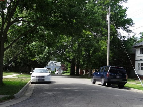 5th image of 320 S Chicago Ave