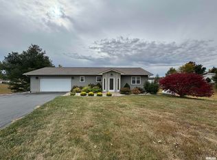 116 Kramer Rd, Avon, IL 61415