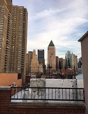 Rented by EXR | media 9