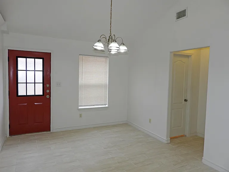 2101 Bahamas Dr #3 — Photo 6