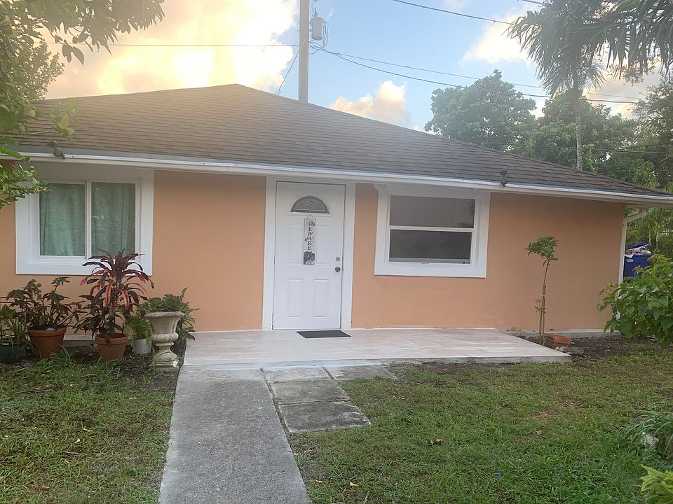 1st image of 1720 NE 160th St