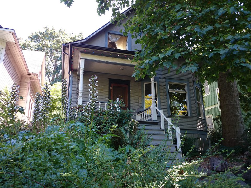 2nd image of 1118 13th Ave
