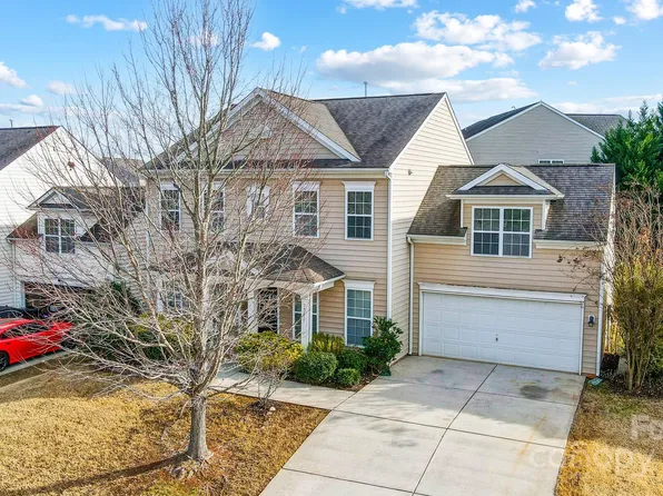 14217 Green Birch Dr, Pineville, NC 28134