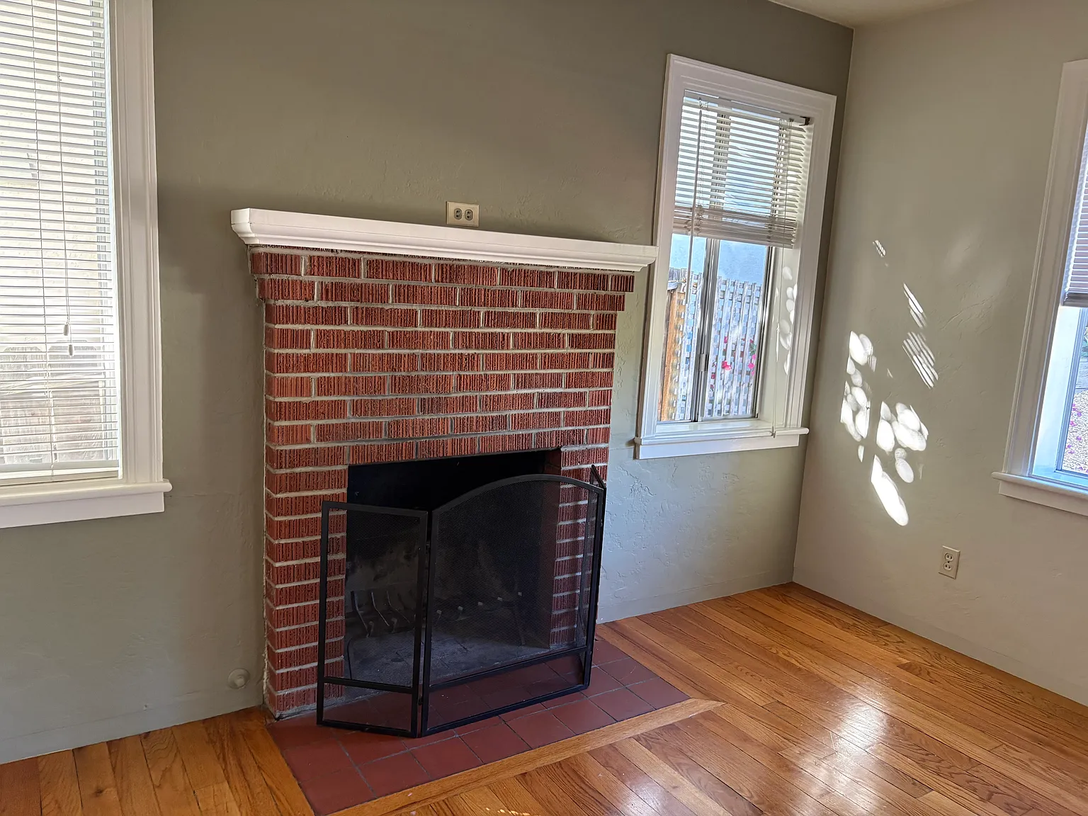 3 bed, 1108 sqft, $3,000 — Photo 2