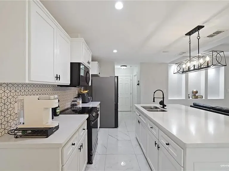 4104 S Rodman Ln — Photo 10