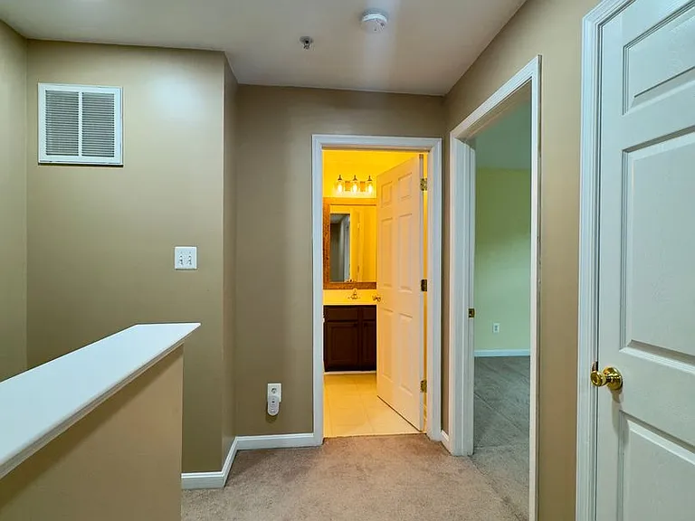 130 Mohegan Dr #B — Photo 16