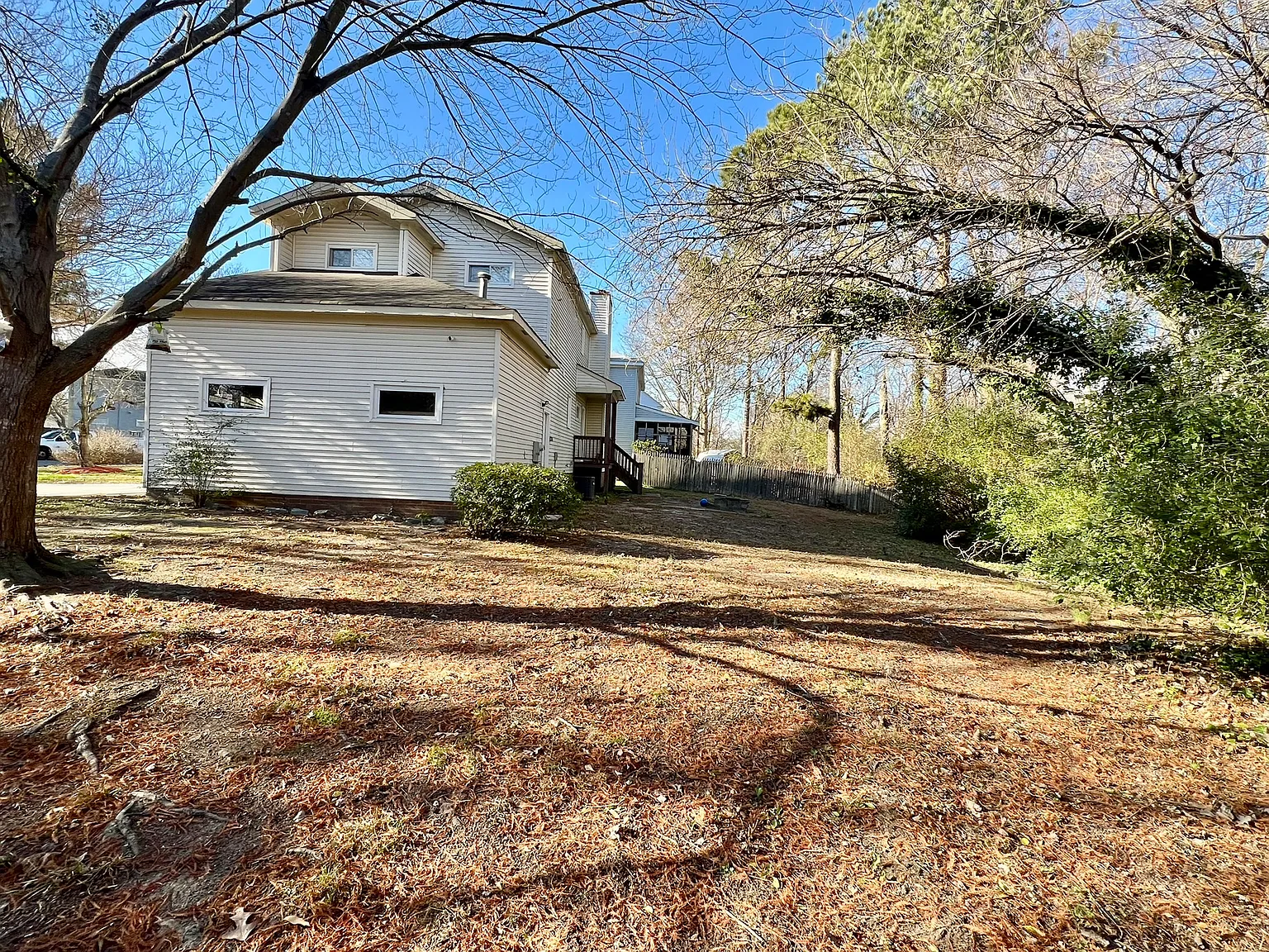 4 bed, 2409 sqft, $2,995 — Photo 4