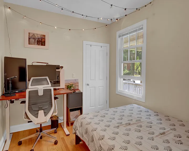 823 Hamlin St — Photo 9