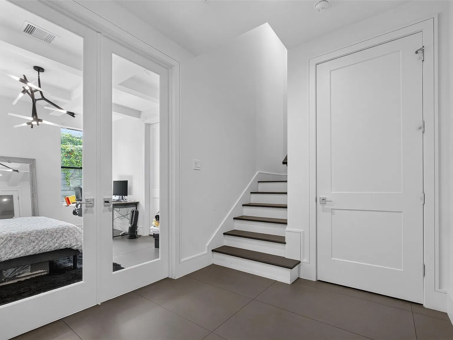 3 bed, 3.5 bath, 2361 sqft, $3,300 — Photo 4