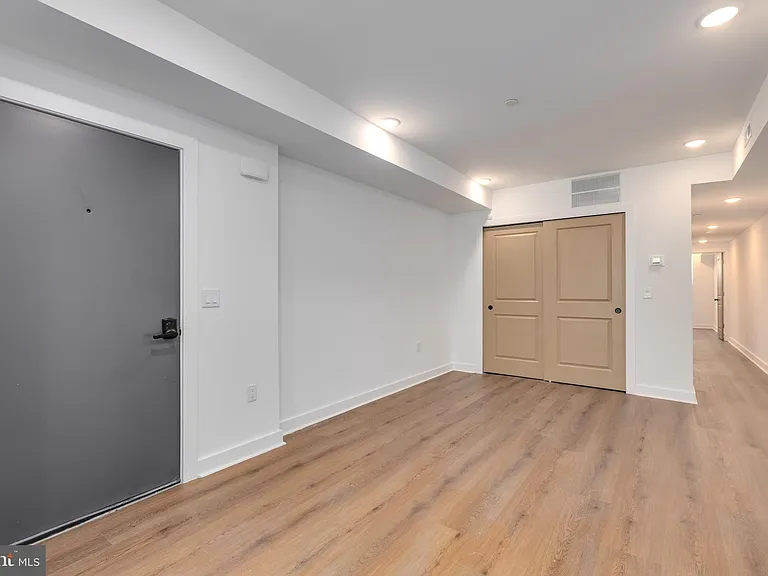 1917 W Susquehanna Ave #1 — Photo 3