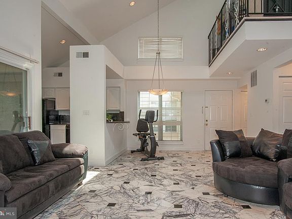 4th image of 4551 Interlachen Ct APT D