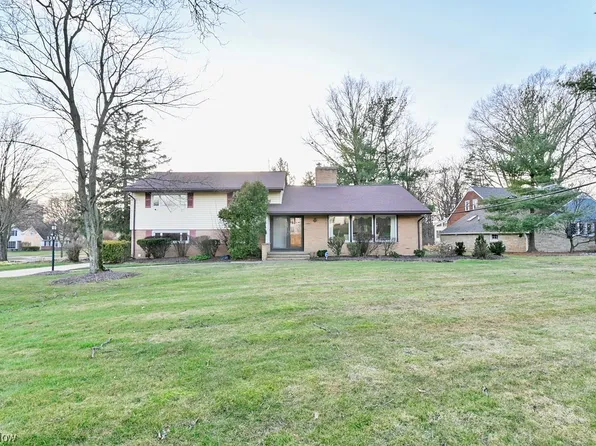 3390 Belvoir Blvd, Beachwood, OH 44122
