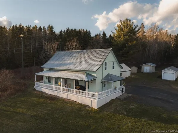 32 Corno St, Edmundston, NB E7C 1P7