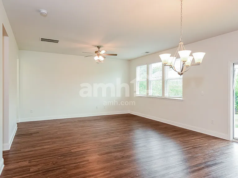 316 Bourne St — Photo 10