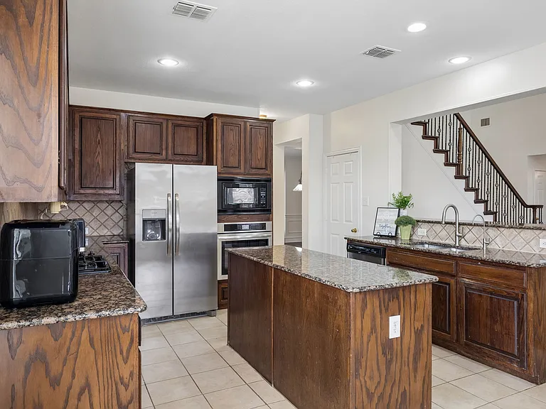 1608 Wagon Wheel Dr — Photo 3