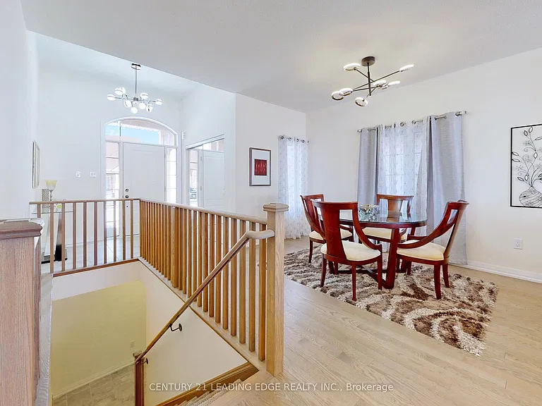 94 Holtby Ct — Photo 32