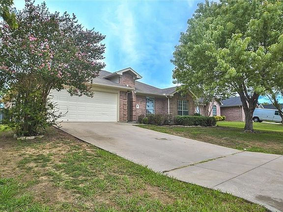 3rd image of 1613 Crestmeadow Ln