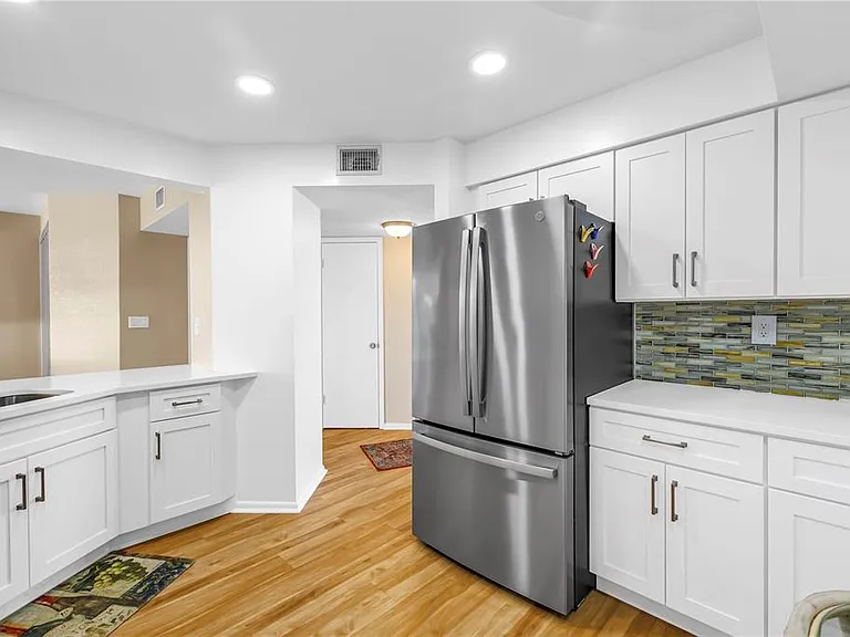 6021 Bahia Del Mar Cir #540 — Photo 9