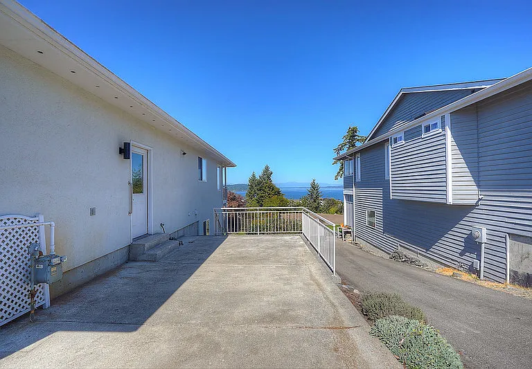 1207 Sequalish St — Photo 6