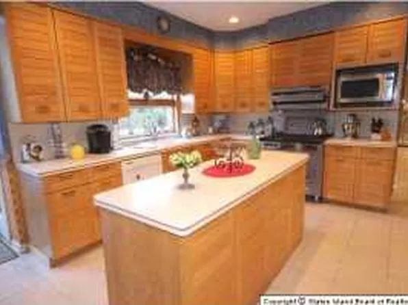 265 Barbara Street image 1 of 9