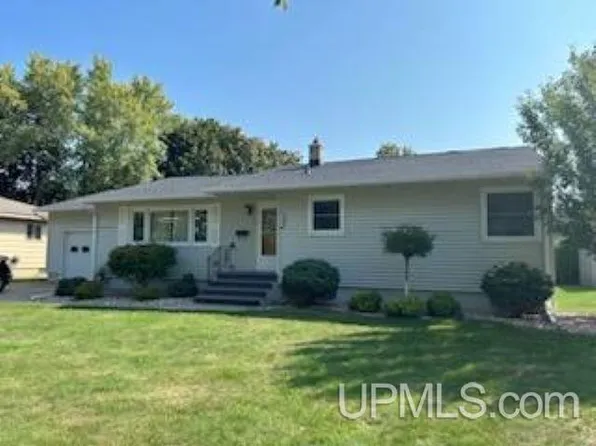 1527 S 15th St, Escanaba, MI 49829