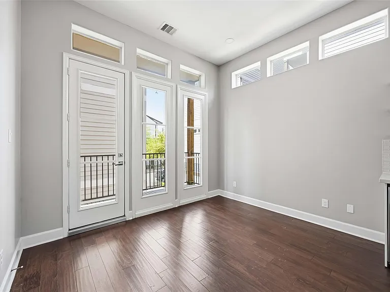 708 Schwartz St — Photo 9