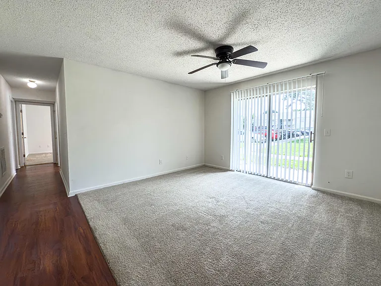 713D S Parker Dr — Photo 1