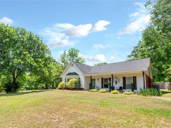 2930 Ironwood Dr, Mobile, AL 36608