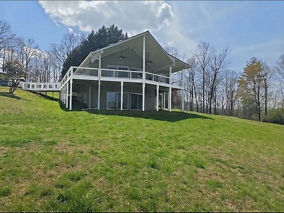 2nd image of 2684 Hidden Valley Rd