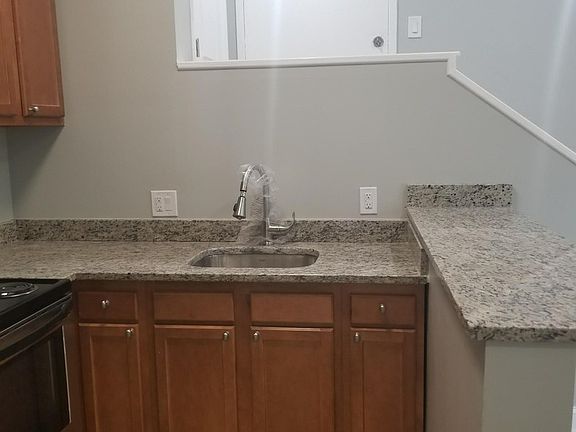 3rd image of 1656-58 Park Rd NW #3